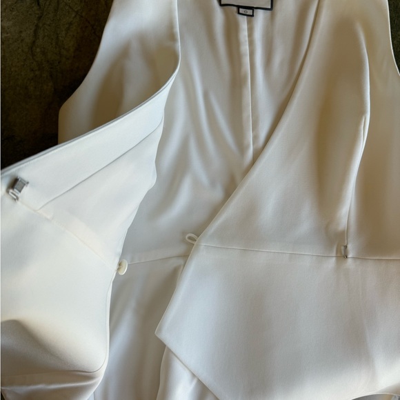 Alexis Sleeveless Cream Top with Black Sash Belt Size S - Picture 12 of 16